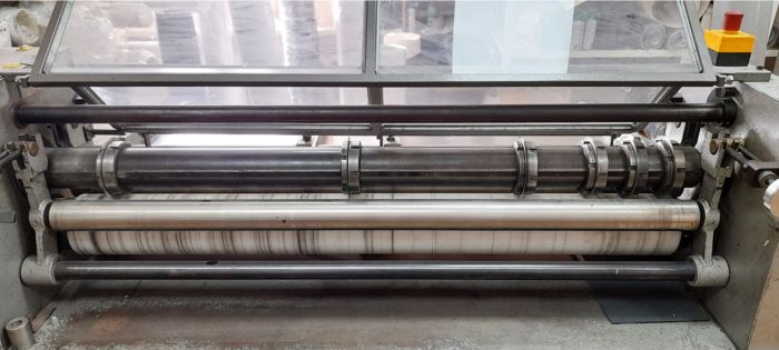 Индукционный нагреватель TWIM 15 от SKF Аппарат рулонной резки промышленного назначения.